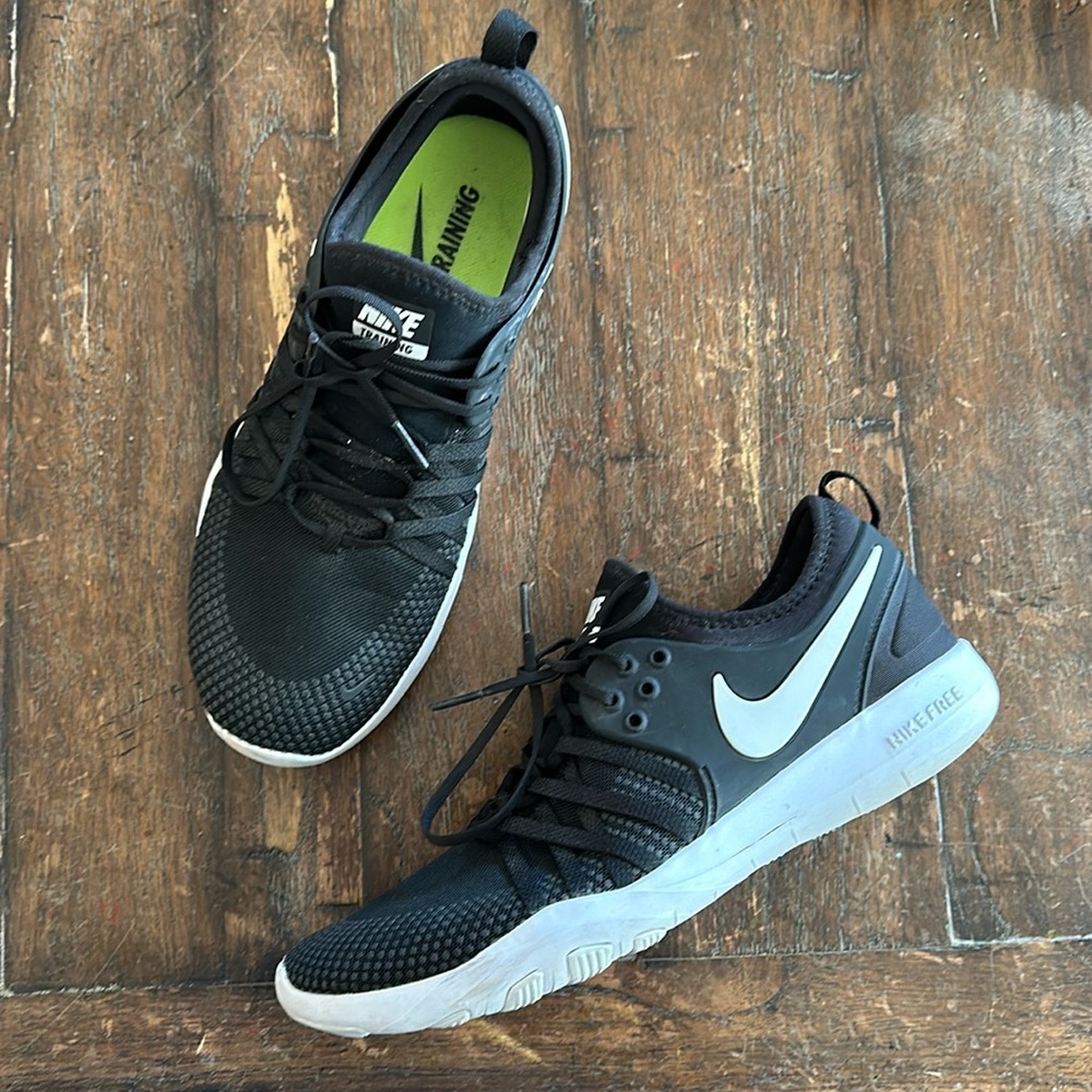 Nike training black running shoes size women’s 8.5